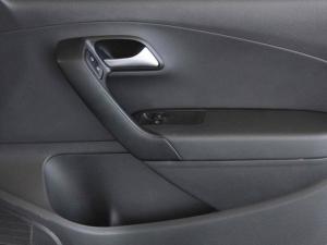 Volkswagen Polo Vivo hatch 1.6 Comfortline auto - Image 15