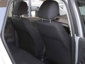 Volkswagen Polo Vivo hatch 1.6 Comfortline auto - Image 19