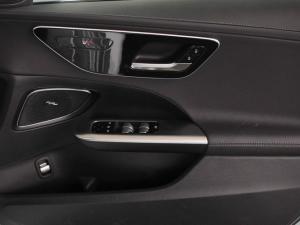 Mercedes-Benz C-Class C200 AMG Line - Image 14