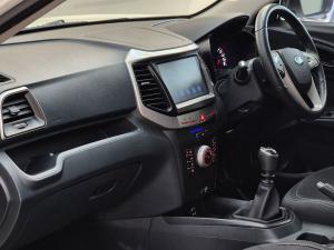 Mahindra XUV300 1.2T W6 - Image 4