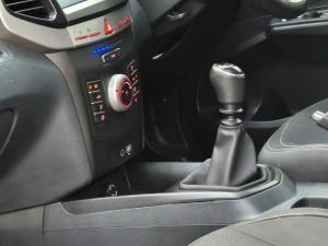 Mahindra XUV300 1.2T W6 - Image 5