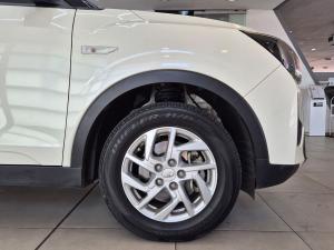 Mahindra XUV300 1.2T W6 - Image 9
