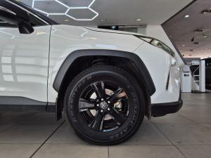 Toyota RAV4 2.0 GX - Image 10