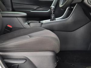 Toyota RAV4 2.0 GX - Image 15