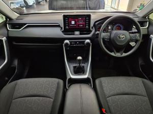 Toyota RAV4 2.0 GX - Image 6