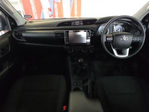 Toyota Hilux 2.4GD-6 single cab 4x4 Raider manual - Image 6