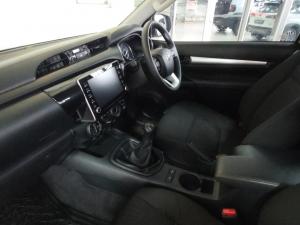 Toyota Hilux 2.4GD-6 single cab 4x4 Raider manual - Image 7