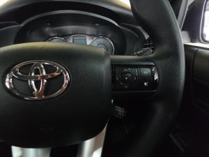 Toyota Hilux 2.4GD-6 single cab 4x4 Raider manual - Image 9