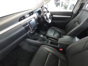 Toyota Hilux 2.8GD-6 48V double cab 4x4 Raider - Image 7