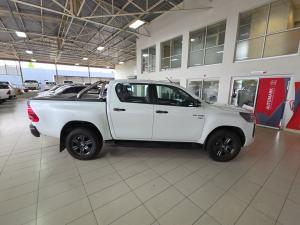 Toyota Hilux 2.8GD-6 48V double cab 4x4 Raider - Image 3