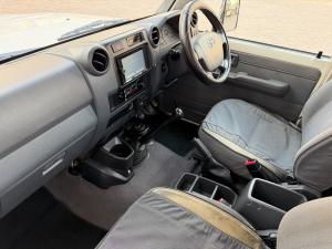 Toyota Land Cruiser 79 4.5D-4D LX V8 single cab - Image 7