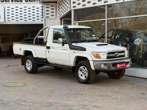 Toyota Land Cruiser 79 4.5D-4D LX V8 single cab - Image 1