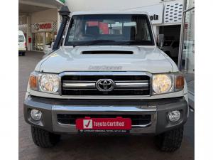 Toyota Land Cruiser 79 4.5D-4D LX V8 single cab - Image 4