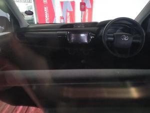 Toyota Hilux 2.0 single cab S - Image 6