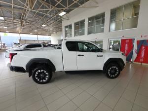Toyota Hilux 2.8GD-6 Xtra cab Raider X 4x4 - Image 3