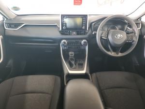 Toyota RAV4 2.0 GX auto - Image 6