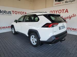 Toyota RAV4 2.0 GX auto - Image 8