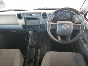Toyota Land Cruiser 79 2.8GD-6 single cab auto - Image 6