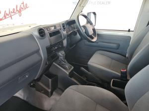 Toyota Land Cruiser 79 2.8GD-6 single cab auto - Image 7