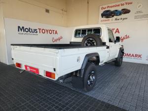 Toyota Land Cruiser 79 2.8GD-6 single cab auto - Image 2