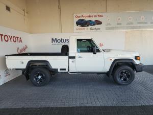 Toyota Land Cruiser 79 2.8GD-6 single cab auto - Image 3
