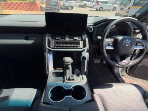 Toyota Land Cruiser 300 3.3D GR-Sport - Image 6