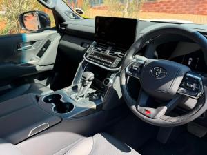 Toyota Land Cruiser 300 3.3D GR-Sport - Image 7
