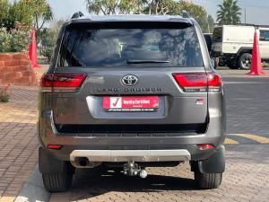 Toyota Land Cruiser 300 3.3D GR-Sport - Image 5