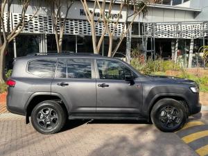 Toyota Land Cruiser 300 3.3D GR-Sport - Image 3