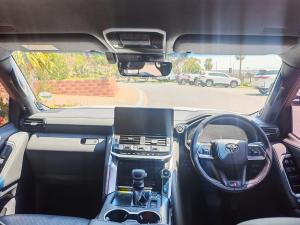 Toyota Land Cruiser 300 3.3D GR-Sport - Image 6