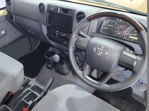 Toyota Land Cruiser 79 4.5D-4D LX V8 single cab - Image 6