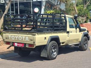Toyota Land Cruiser 79 4.5D-4D LX V8 single cab - Image 2