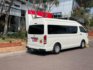 Toyota Hiace 2.5D-4D bus 14-seater GL - Image 2