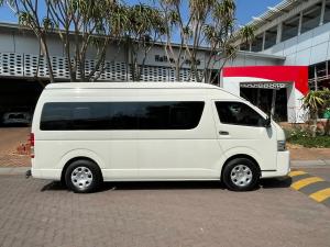 Toyota Hiace 2.5D-4D bus 14-seater GL - Image 3