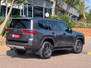 Toyota Land Cruiser 300 3.3D GR-Sport - Image 2
