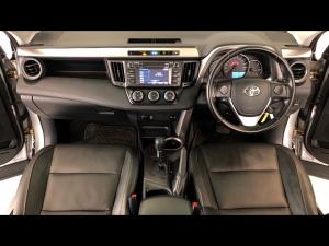 Toyota RAV4 2.0 GX auto - Image 6