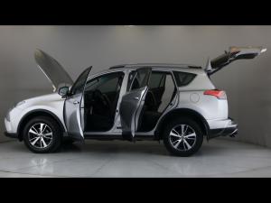 Toyota RAV4 2.0 GX auto - Image 26