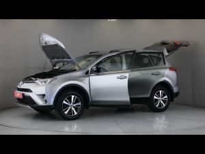 Toyota RAV4 2.0 GX auto - Image 27