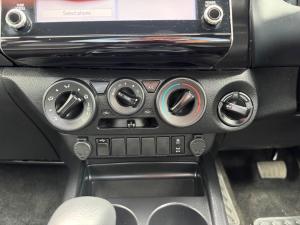 Toyota Hilux 2.8GD-6 Xtra cab 4x4 Legend auto - Image 15