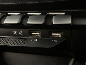 Peugeot Landtrek 1.9D AllureD/C automatic - Image 9