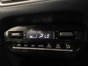 Suzuki Baleno 1.5 GLX - Image 10