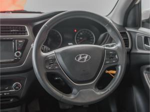 Hyundai i20 1.4 Fluid auto - Image 8