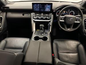 Toyota Land Cruiser 300 3.3D GR-Sport - Image 6