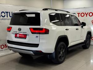 Toyota Land Cruiser 300 3.3D GR-Sport - Image 2