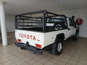 Toyota Land Cruiser 79 4.5D-4D LX V8 single cab - Image 2