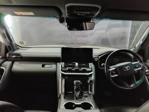 Toyota Land Cruiser 300 3.3D GR-Sport - Image 6