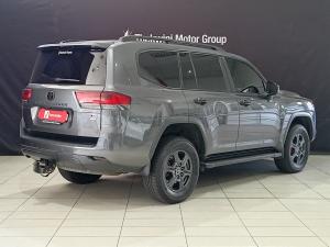 Toyota Land Cruiser 300 3.3D GR-Sport - Image 2