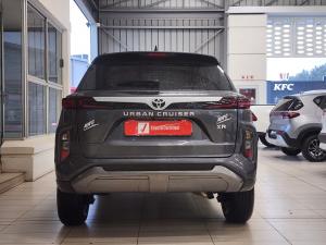 Toyota Urban Cruiser 1.5 XR manual - Image 5