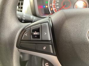 Toyota Vitz 1.0 XR manual - Image 9