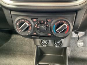 Toyota Vitz 1.0 XR manual - Image 15